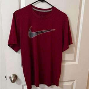 Nike Men's Burgundy Short Sleeve Tee